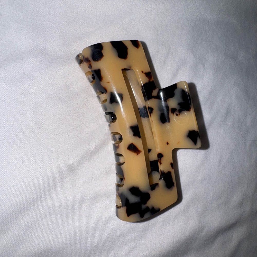 Lululemon Large Claw Hair Clip